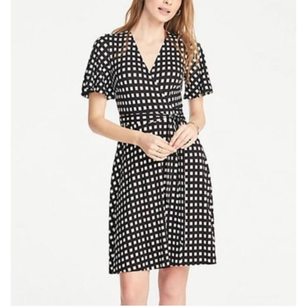 Ann Taylor Shadow Square Flutter Sleeve Wrap Dress Black White Size 2 NWT